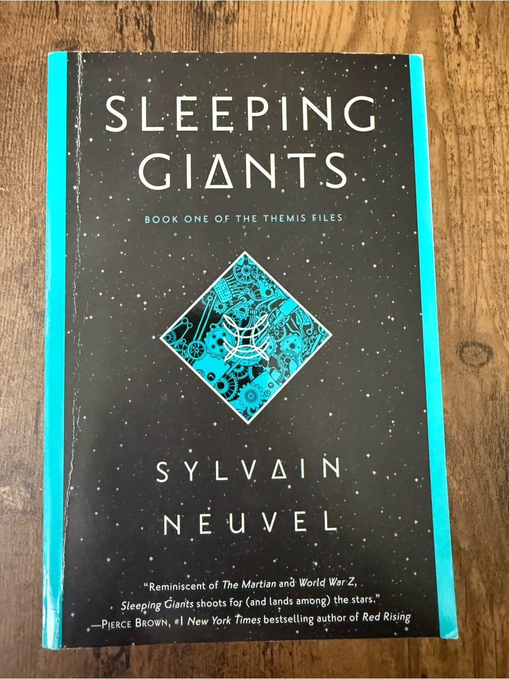 📚3 for $12📚 Sleeping Giants by Sylvain Neuvel - Paperback Novel